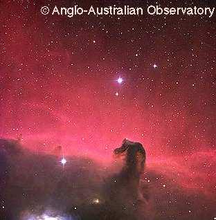 Nebulosa escura: nebulosa opaca de tal forma que a luz não consegue escapar do seu interior.