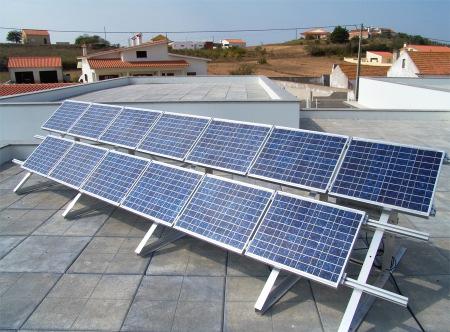 1- Painéis fotovoltaicos no