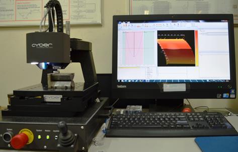 2.1.3 Microscópio Confocal de Aberração Cromática Com o equipamento confocal de aberração cromática da marca Cyber SCAN CT100, () determinou-se as análises tridimensionais de superfícies 2D e 3D para
