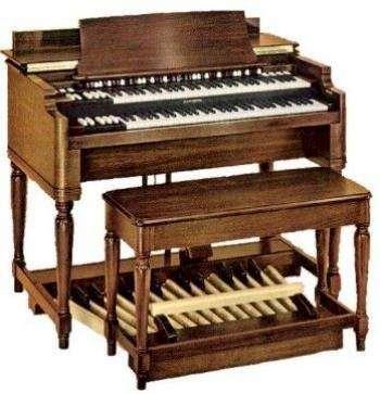 Em 1935 o estadunidense Laurens Hammond lança o primeiro modelo do instrumento que (.