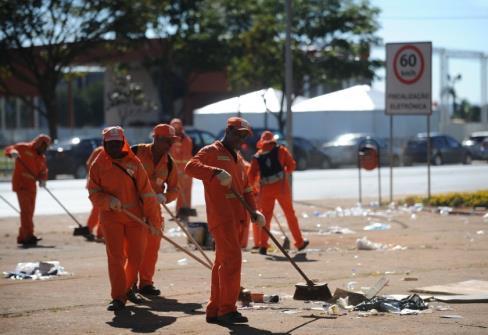 Necessitam de tratamento, manipulação e transporte especial.