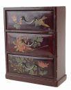 764 Pequeno armário/ guarda-jóias oriental, com 3 gavetas em madeira pintada em tons de castanho com flores e pássaro