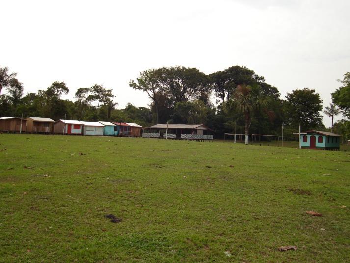 22 Figura 3 Comunidade Nossa Senhora Aparecida. Fonte: Dados de campo (2006). A terceira comunidade visitada foi Santo Antônio, estabelecida na localidade denominada Jaiteua de Baixo.