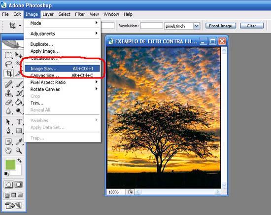 Algumas dicas de Photoshop Para alterar o tamanho da imagem: abra a imagem utilizando o menu do photoshop: "File" ou "Arquivo" e depois "Open"