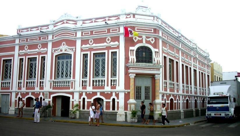 Centro de línguas Biblioteca Municipal Funcionamento: manhã, tarde e noite Atendimento da