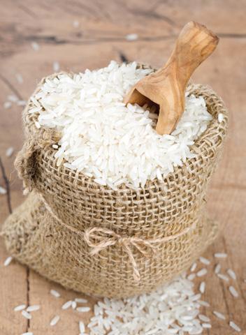 variedades estremas (sem mistura). ARROZ AGULHA O arroz agulha da APARROZ, de bago branco, longo e fino pertence à variedade Indica.