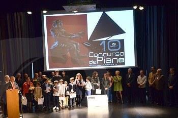 Concurso de Piano da Póvoa premiou jovens talentos Terça-feira, 05.05.2015 in: http://www.radioondaviva.pt/index.