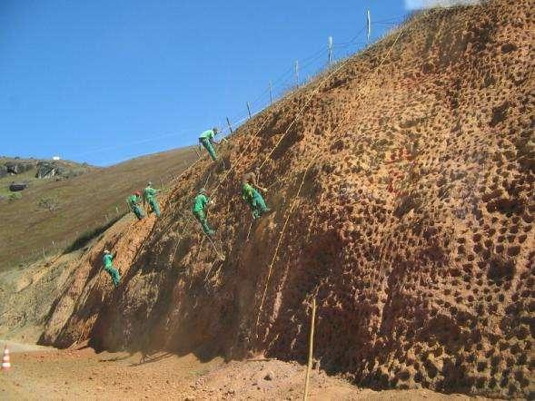 Como em 2008 não se foi à raiz do problema da encosta, a chuva de 12 de fevereiro de 2012 trouxe então outro enorme deslizamento, que poderia ter sido evitado