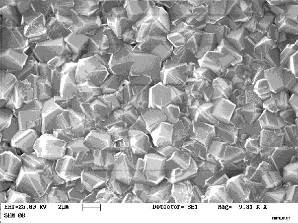 Vol. 2, No. 2, 1999 Crescimento de Diamante Dopado com Boro 101 1200 cm -1 representa uma combinação de picos devidos a fonons ópticos individuais.