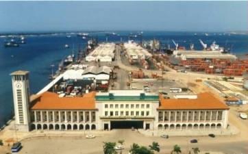 O Estádio Nacional de Luanda tem capacidade para 50.