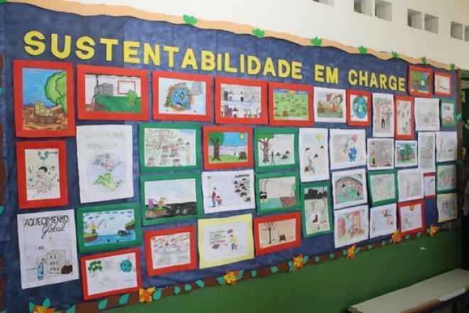 Foto 24: Exposição de painéis confeccionados pelos educandos, na 1ª