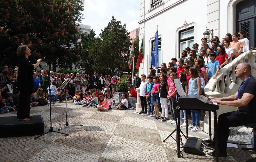 Coro CantAr-te dirigido por Isabel Neves - Escola Básica Elias Garcia e