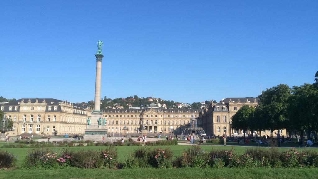 Schloßplatz (ou praça do palácio, em