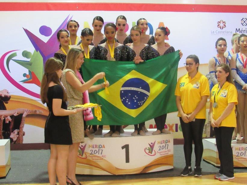 5. TÍTULOS NACIONAIS 2017: Campeonato Brasileiro Tetra Campeãs Senior Bi Campeãs Pré infantil Campeãs Infanto Juvenil Vice Campeãs Infantil