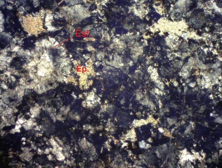 FIGURA 18 - Foto micrografia de amostra de tufo (457/14S),