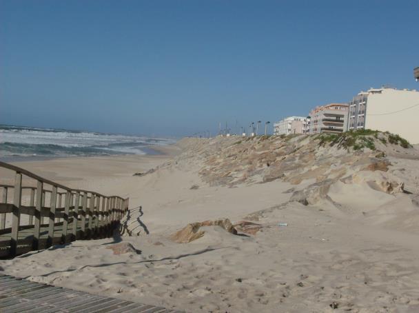 1. INTRODUÇÃO 1.2. Objetivos O presente estudo incide sobre a Praia da Vagueira (Figuras 1.1 e 1.