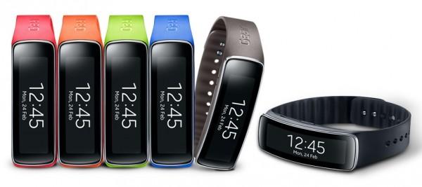 Características Gerais O Samsung Gear Fit é um pequeno e leve relógio, de apenas 26.94 grama e uma dimensão de 57.4 x 23.4 x 11.95 milímetros.