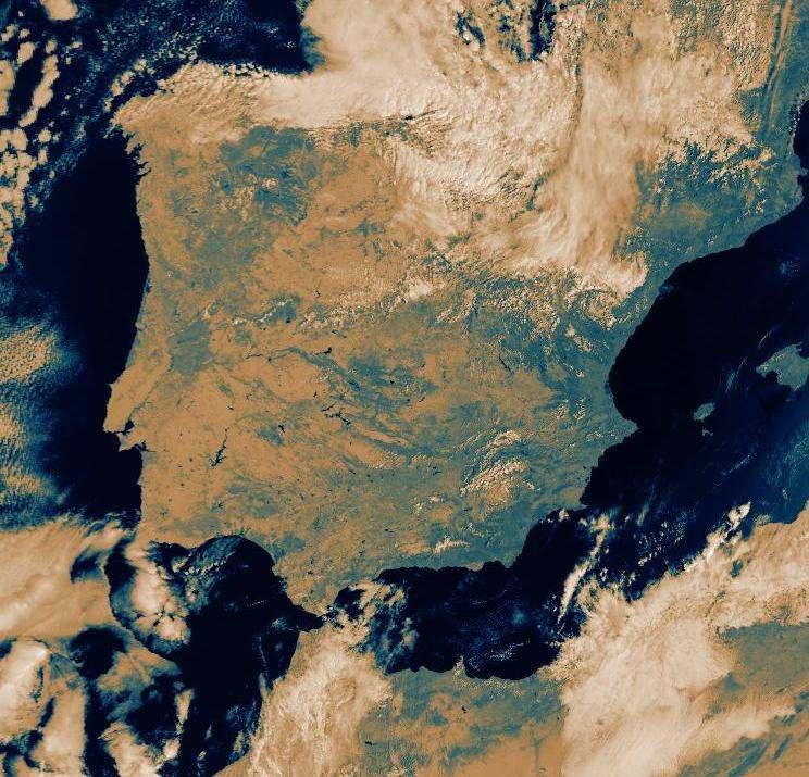 ISSN 2183-1076 Boletim Climatológico Mensal Portugal Continental Abril de 2013 CONTEÚDOS Resumo Situação Sinóptica Temperatura do Ar Precipitação Radiação Tabela Resumo mensal 2 2 5 7 8 Instituto