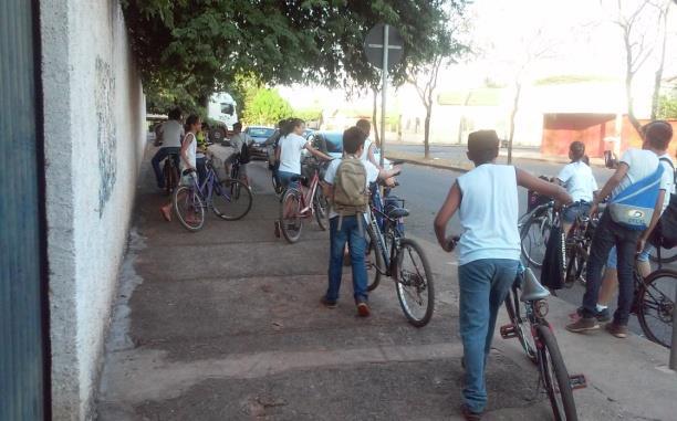 1 a 3), que se iniciou com o deslocamento dos alunos via ciclismo até o parque, acompanhados pelo professor regente e os bolsistas