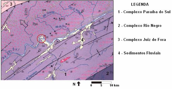 Casos e exemplos 79 Primeiramente, buscaram-se dados de mapeamento geológico existentes, que indicaram a presença de rocha metamórfica próxima à superfície (Figura 41).
