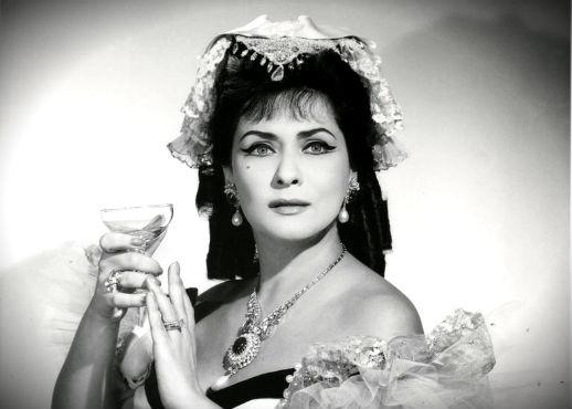 Virginia Zeani-Violetta Supreme- "Ah, fors' e lui" La Traviata Verdi http://youtu.