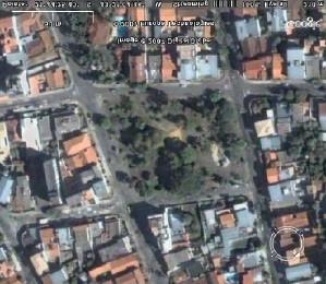 12 Figura 1 Vista aérea da praça Olavo Costa, localizada no bairro Bairu,
