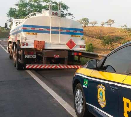 R.M. está na enfermaria, orientada, consciente, com respiração espontânea, sem febre, se alimentando por via oral e sem se queixar de dores para a equipe de assistência.