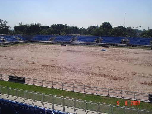 Lançamento de colchão de areia como base de