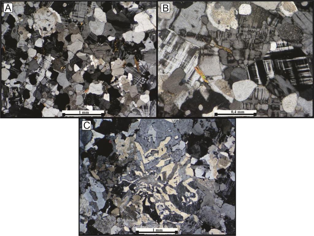 e clinozoisita), clorita, sericita e muscovita. Essas rochas são levemente foliadas e apresentam predomínio de textura micro-gráfica.