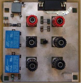 onde está ligado o voltímeto. A comutação é contolada po uma placa com contole seial. O esquema elético da placa de comutação com contole seial pode se visualizado na fig. 4. 5.