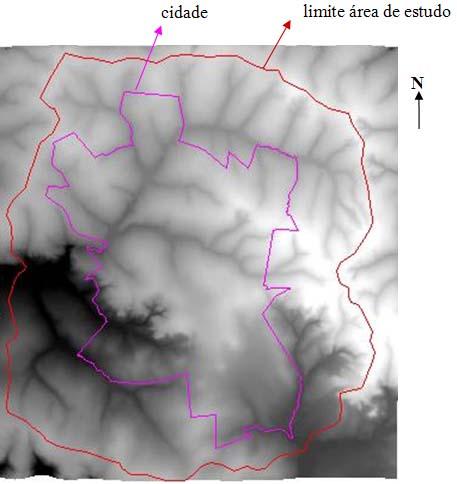 Os principais softwares utilizados foram o Autocad Map 3.0 digitalização das informações cartográficas; Surfer 8.