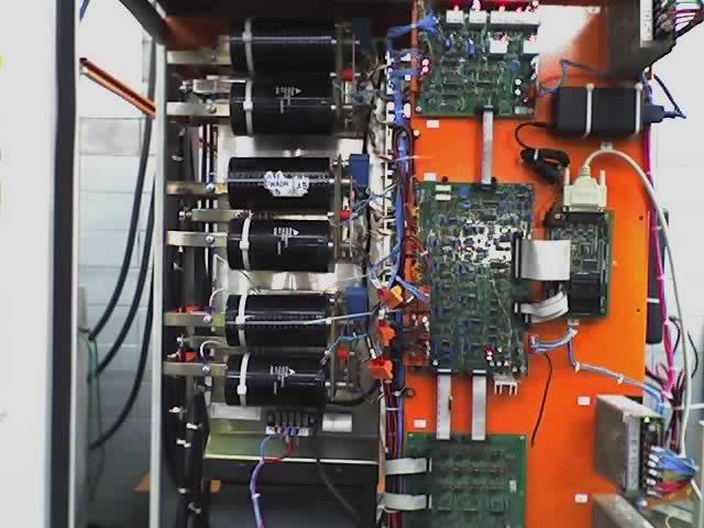 Resultados Experimentais Figura 7.5: Placas de condicionamento de sinal, inversor VSI e placa com o DSP TMS320F2812.