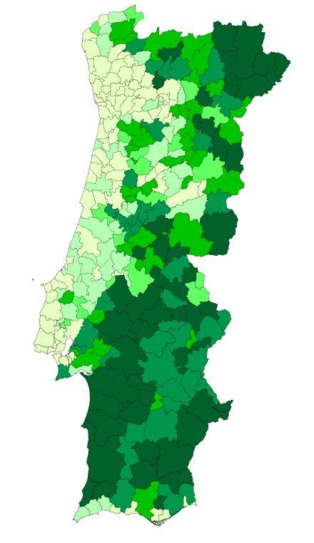 Gráfico 5 Área média (em km 2 ) por estabelecimento postal, por concelho, no final do 1.º semestre de 2012 (número de concelhos) Fonte: Dados CTT. Área: INE. 7. De acordo com os CTT, no final do 1.