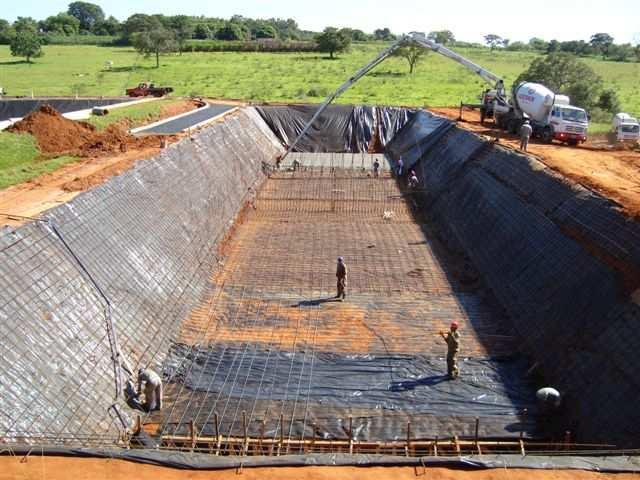 mil habitantes Agua Não faturada (%) BOM 40,00 38,00