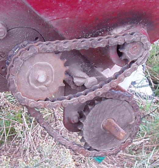 - veio do carreto de 28 dentes ligado aos doseadores de adubo, na frente da tremonha.