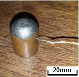 O corpo de prova produzido é composto por duas chapas galvanizadas de aço baixo carbono, com espessura de 0,80mm e revestimento mínimo de Zn de 10,0 μm pelo processo de revestimento por imersão.