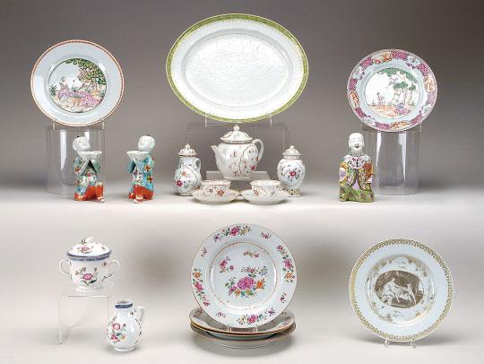 770 769 771 772 773 774 775 776 777 769 PRATO, porcelana da China, Companhia das Índias, decoração policromada Apanha das Cerejas, reinado Qianlong, séc. XVIII, cabelos; Nota: vd. Hervouët in La Porc.