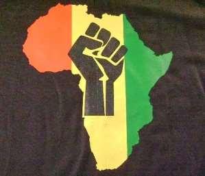 O MOVIMENTO PAN-AFRICANO Ideias Nacionalistas e socialistas chegavam da Europa Pan-Africanismo formulado principalmente pelos afroamericanos e europeus Em 1960 cerca de 17 países conquistam