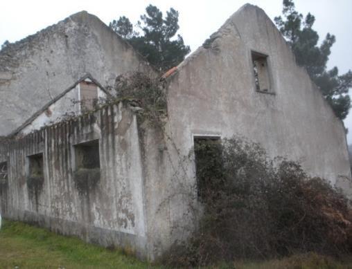 NÚMERO: 14 DENOMINAÇÃO: LOCALIZAÇÃO: A sul da Igreja da Sr.ª dos Milagres, na zona mais alta da área de intervenção PROPRIETÁRIO: Dr. José Dinis da Fonseca - Instituto de S.