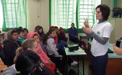 lucrativos, visando melhorar os indicadores educacionais. Uma plataforma foi desenvolvida para administrar os voluntários e as demandas de voluntariado.