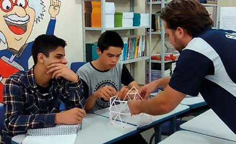 Algumas ações realizadas pelos Jovens Embaixadores: Palestra para adolescentes e jovens do Programa Novos Caminhos sobre a Importância da Educação e suas Oportunidades Jovem Embaixador convidado