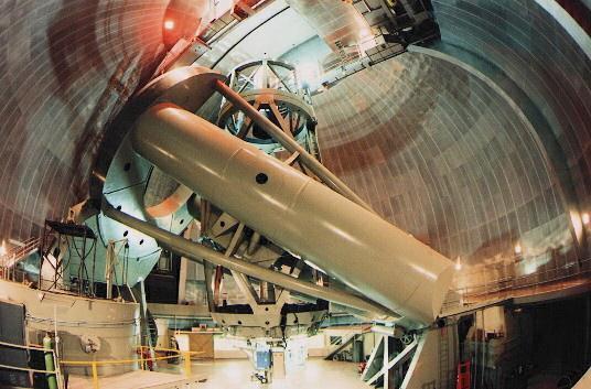 Mt. Palomar (1948) : 200 (5 m) Montagem análoga a Mt. Wilson: equatorial em ferradura com dois pés. Até os anos 70 foi o maior telescópio do mundo.