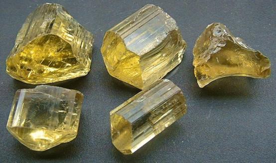 Tectossilicatos Grupo da Sílica Quartzo Tridimita Cristobalita Opala Cristal de rocha Ametista Prasiolita Citrino Quartzo