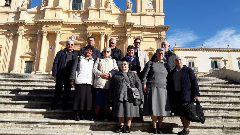 LA CIMI VISITA LA COMUNITÀ MISSIONARIA INTERCONGREGAZIONALE DIOCESI DI NOTO Italia CIMI Mercoledì 8 novembre la Conferenza degli istituti missionari in Italia (CIMI) ha fatto visita alla comunità