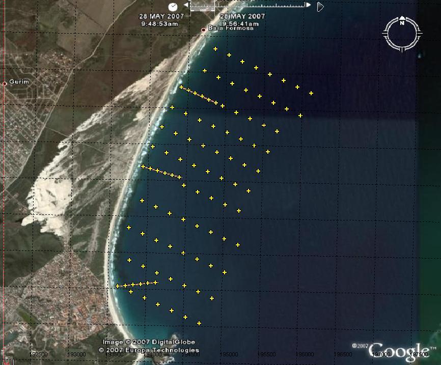 as praias de Niterói (RJ), foi utilizada a maré prevista para a praia de Itaipu (Estação 50158, localizada em Latitude 22º 58,4 S Longitude 043º 02,8 W datum WGS-84) com 36 constantes harmônicas