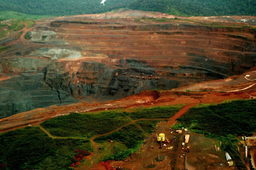 Meio Ambiente Mineração solta na Amazônia Philip Martin Fearnside
