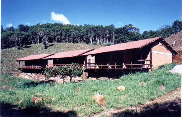 A construção da pousada ocasionou baixos impactos ambientais, comparada às técnicas tradicionais.