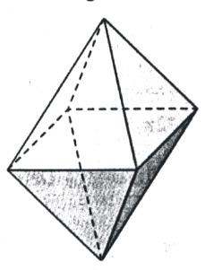 8. Uma pirâmide, que tem por base um quadrado de lado 4 cm, tem 10 cm de altura.