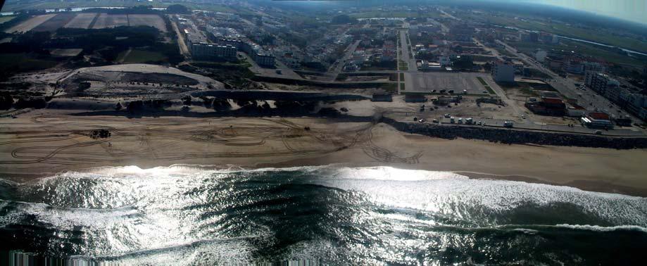 Foto 2 Vista aérea do Sector Norte da Vagueira em Abril de 2002.