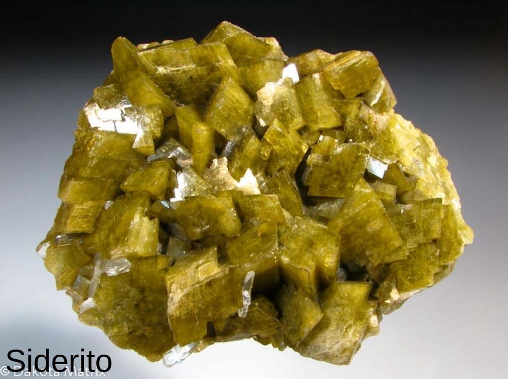 Meteoritos Ferrosos Ferrosos (sideritos): São ~5% dos meteoritos, constituídos por ligas metálicas de Fe e Ni, com quantias